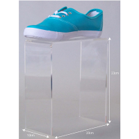 U tipi platform h:23 x en:20 x d:10 cm..
