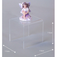 U tipi platform h:7,5 x en:7,5 x d:7,5 cm..