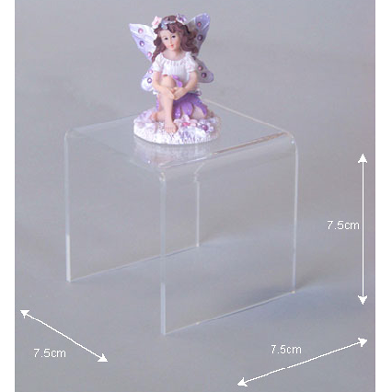 U tipi platform h:7,5 x en:7,5 x d:7,5 cm U tipi platform h:7,5 x en:7,5 x d:7,5 cm